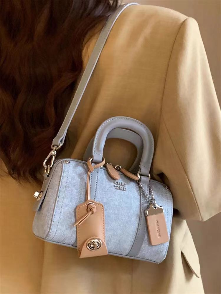 free shipping bags for women 2025S Designer Blue Canvas Denim Leisure Versatile Handbag Shoulder Women Crossbody Bag denim bags handbag