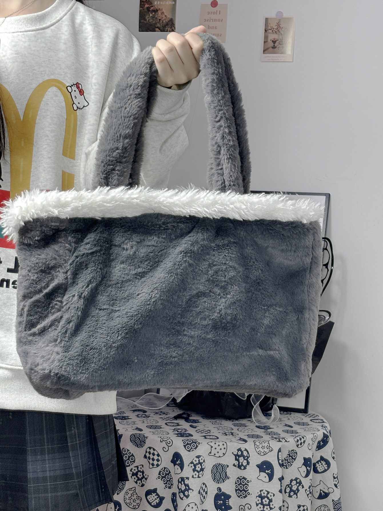 Large capacity commuter handbag summer new all-in-one niche plush warm all-in-one Tote shoulder bag