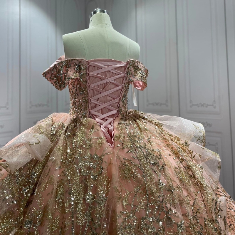 Pink Princess Quinceanera Dresses Off the Shoulder Ball Gown Sweet 16 Dress Beads Gold Appliques Lace Party Gown Vestidos 15 De Anos