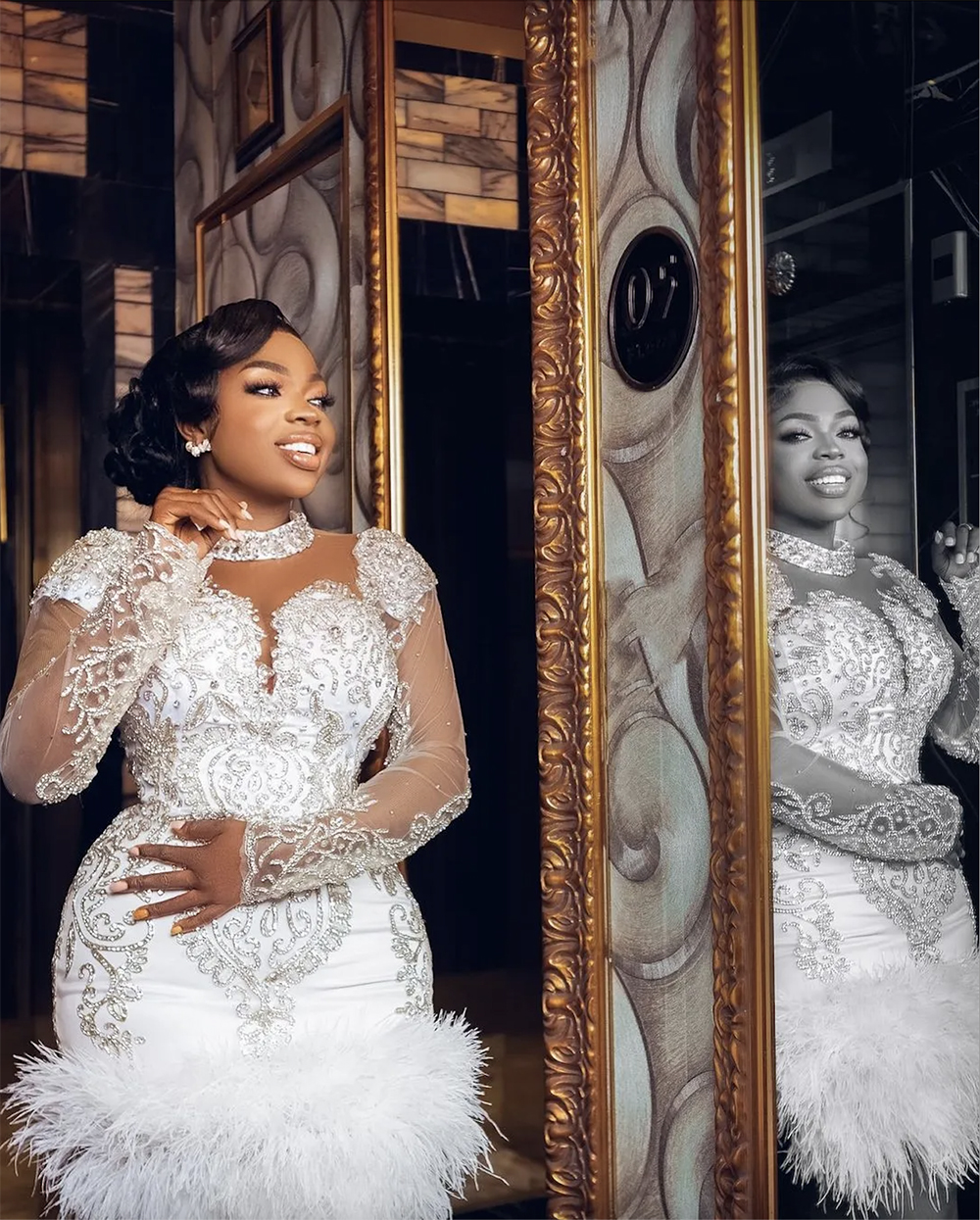 2024 Plus Size Arabic Aso Ebi Mermaid Luxurious Short Wedding Dress Beaded Crystals Feather Bridal Gowns Dresses