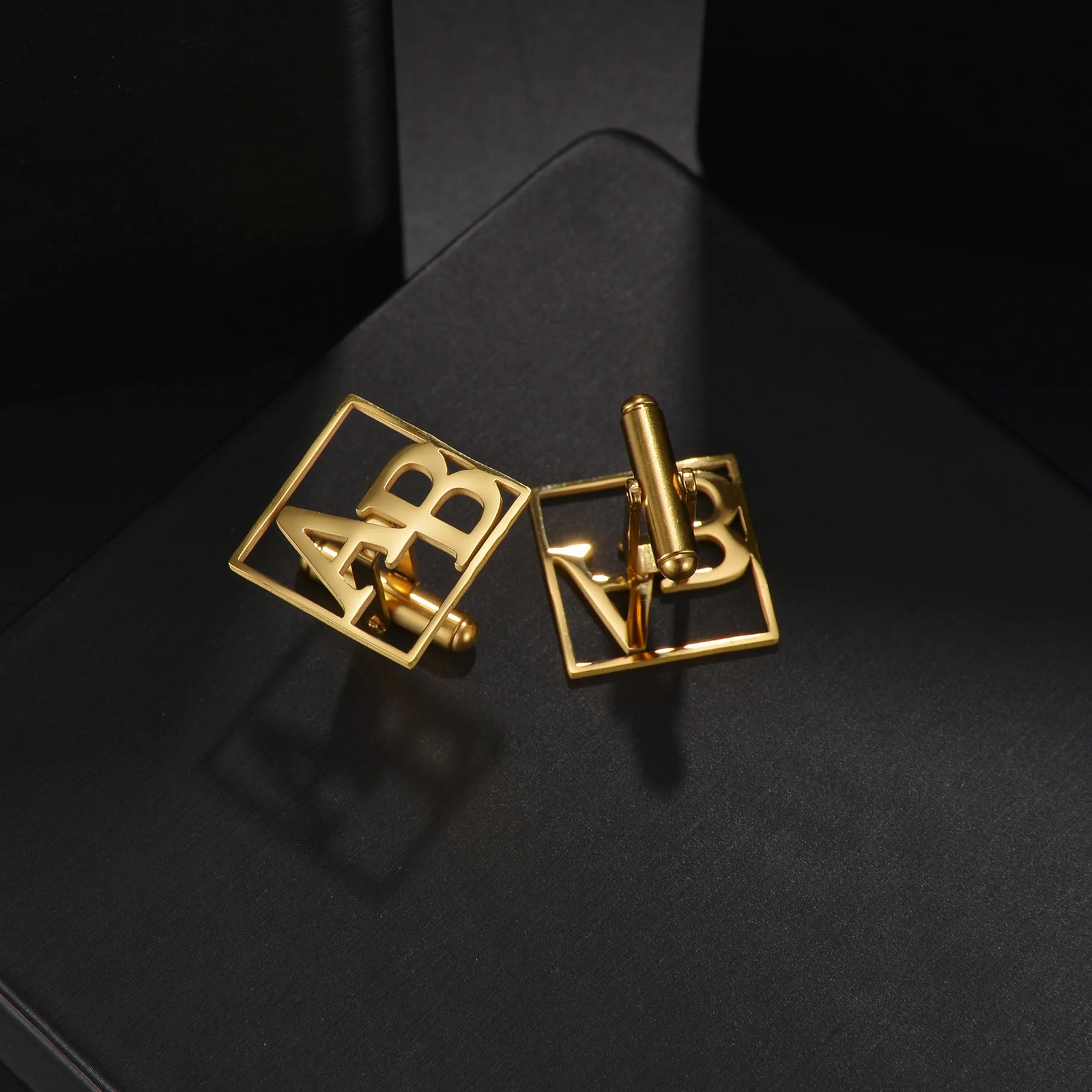 Atoztide Fashion Personalized Custom Name Cufflinks for Men Shirt Cuff Buttons Letter Initials Jewelry Wedding GiftsAccessories 231229