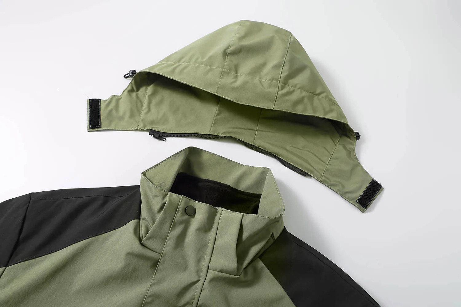 Plus size 12XL Winter Mens SoftShell Waterproof Jackets windproof Thick Warm Fleece Removable liner Sports Hood Outdoor 240102