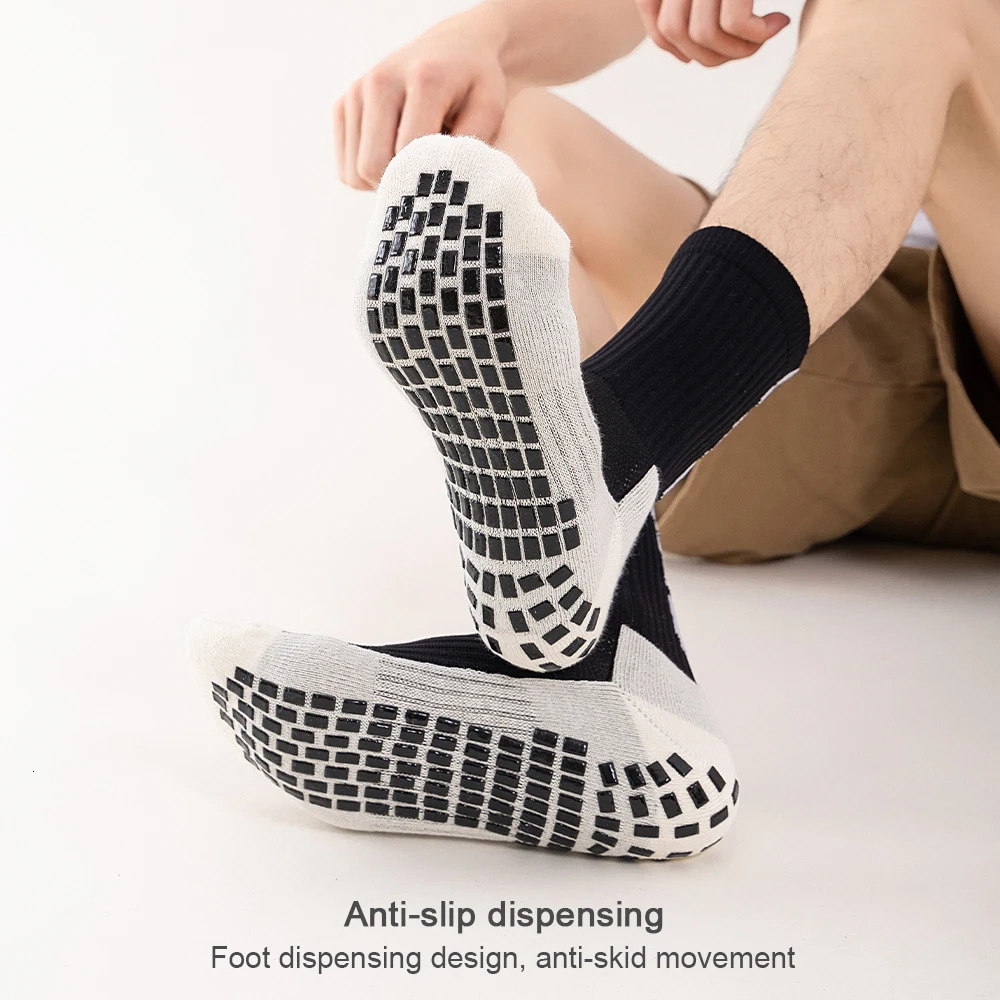 5 PairsLot Socks men ANTI SLIP Football Mid Calf NonSlip Soccer Sport Cycling Sports Mens Sock EU3845 240102