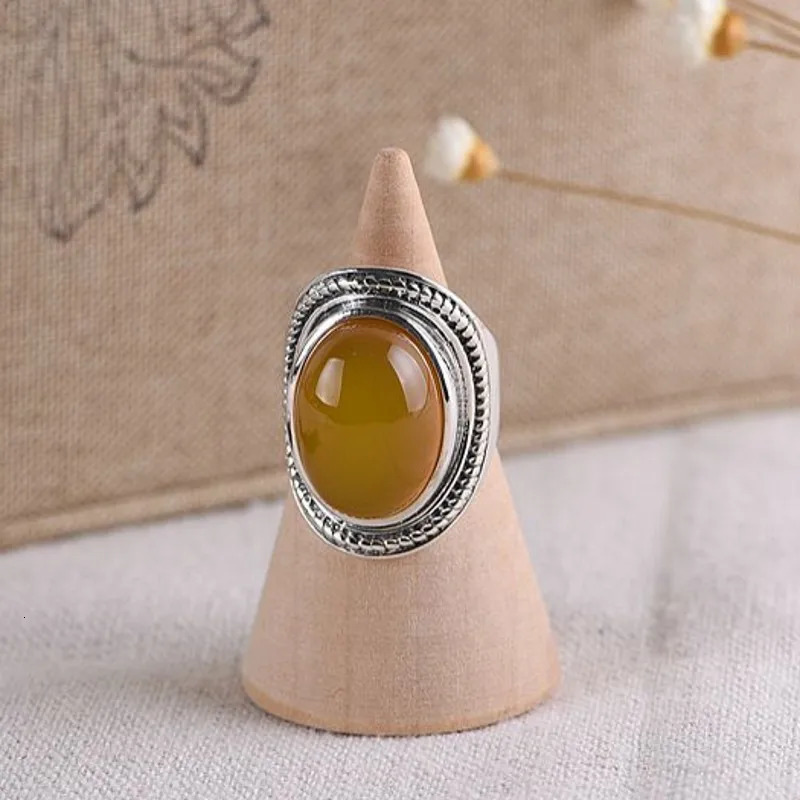 S925 Silver Jewelry Vintage Thai Silver Women's Silver Ring Temperament Plain Inlaid Oval Natural Yellowstone Ring 240103