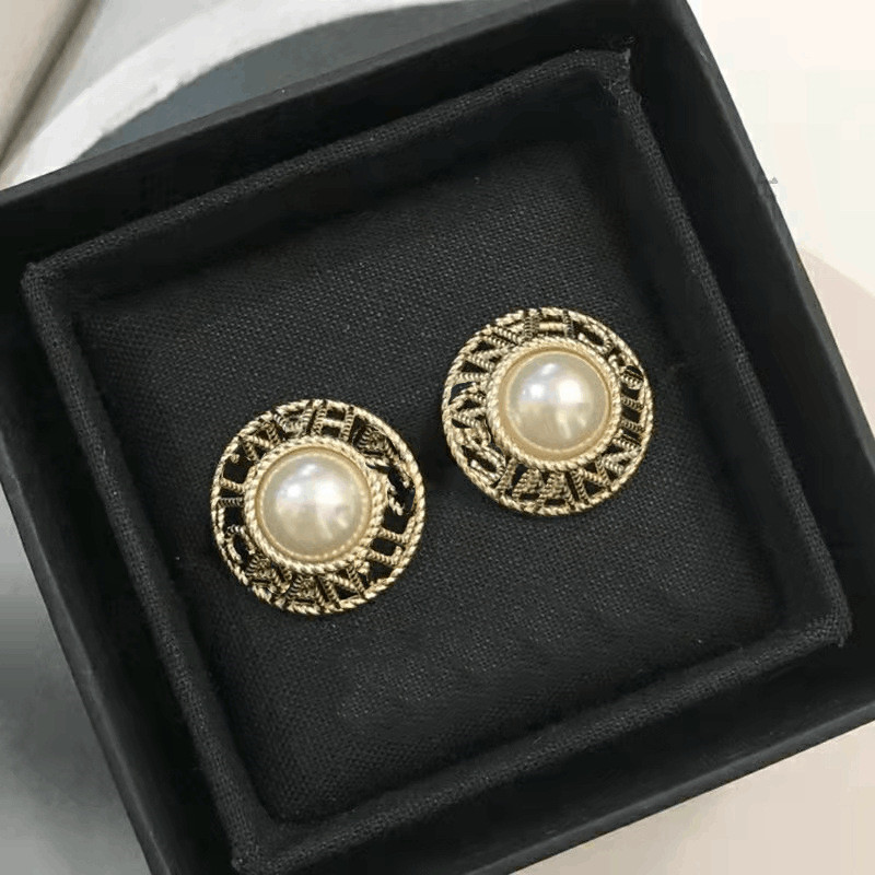 Top Love Earring Pearl Design Earrings for Love Woman Fashion Charm Earrings Gift Jewelry