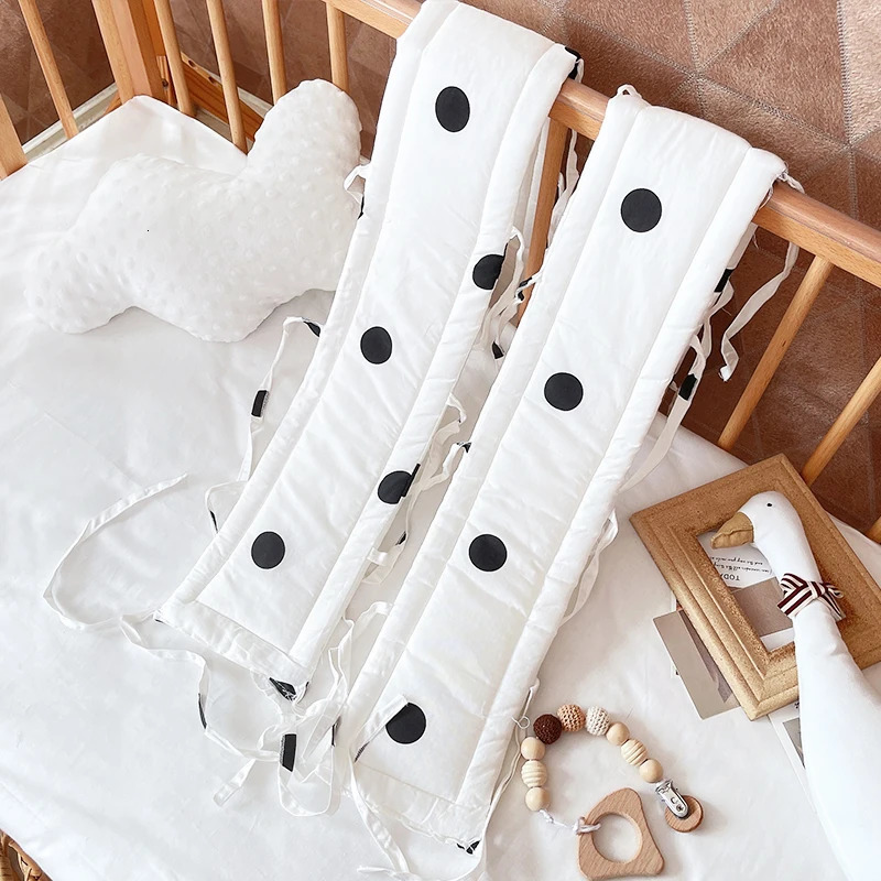 2PCS Infrant Crib Protection Wrap Edge Baby Antibite Solid Color Bed Fence Guardrail born Rail Cover Care Safety 240103
