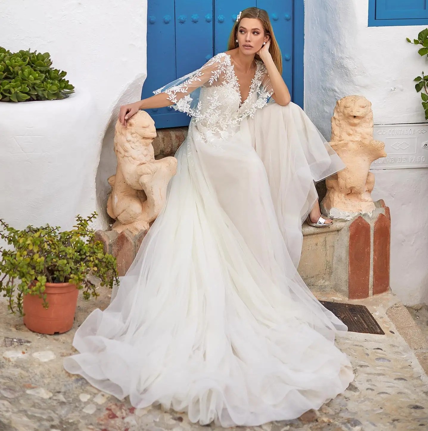 New Arrival A Line Wedding Dress 2024 V-neck Lace Appliques Backless Princess Sweep Train Women Bride Bridal Gowns Vestido De Novias Robe De Mariage