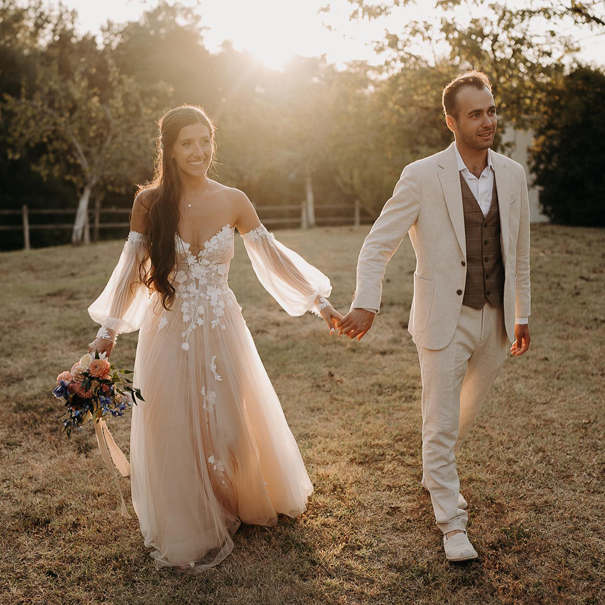 Rustic Floral Appliques Wdding Dresses Bridal Gown Off the Shoulder Long Sleeve vestidos de novia A Line Tulle Boho Wedding Gown