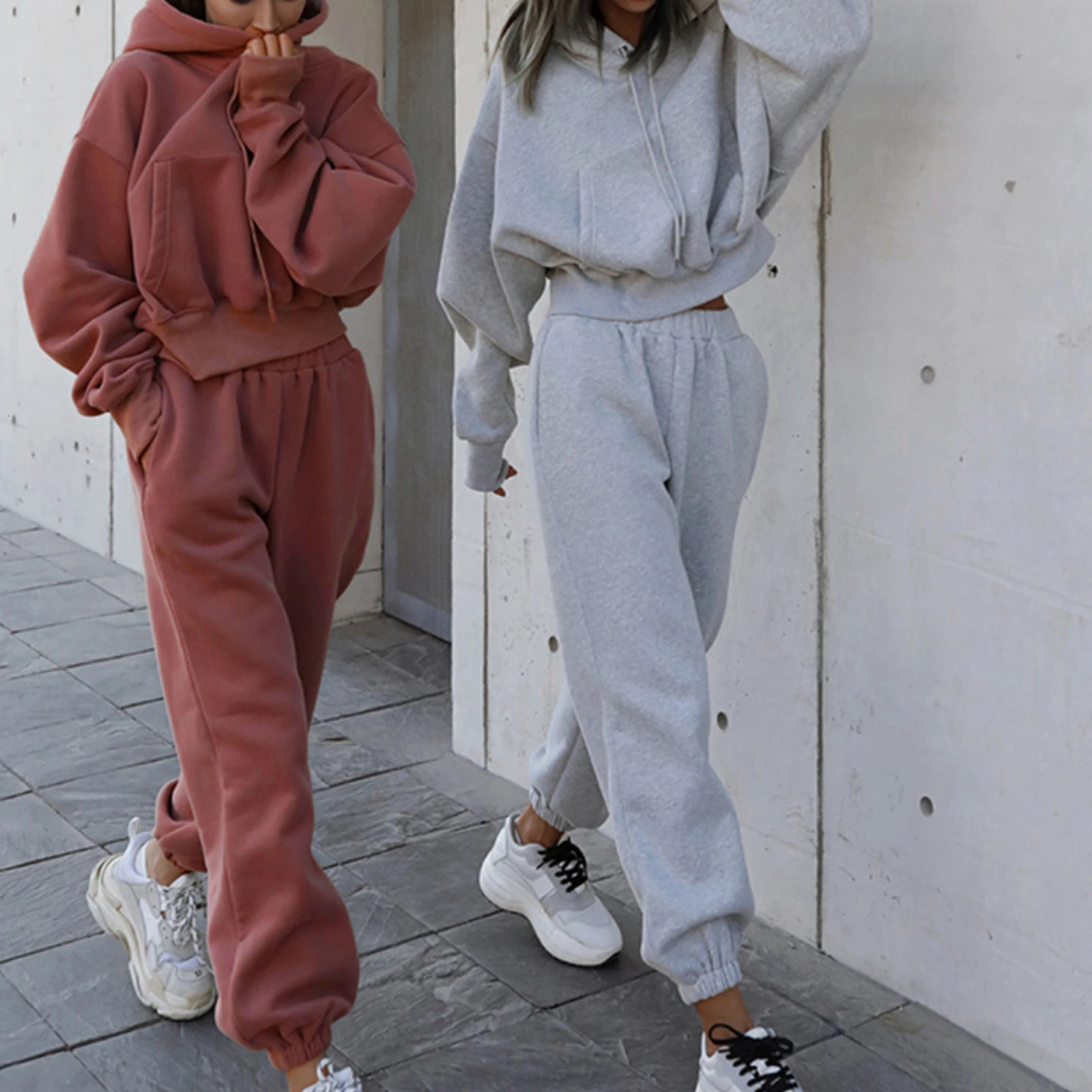 Women 2 Piece Sweatsuit Long Sleeve Pullover Pants Set Casual Ladies Hooded Sweatshirt Baggy Trousers Solid Color Loose Outfit 240115
