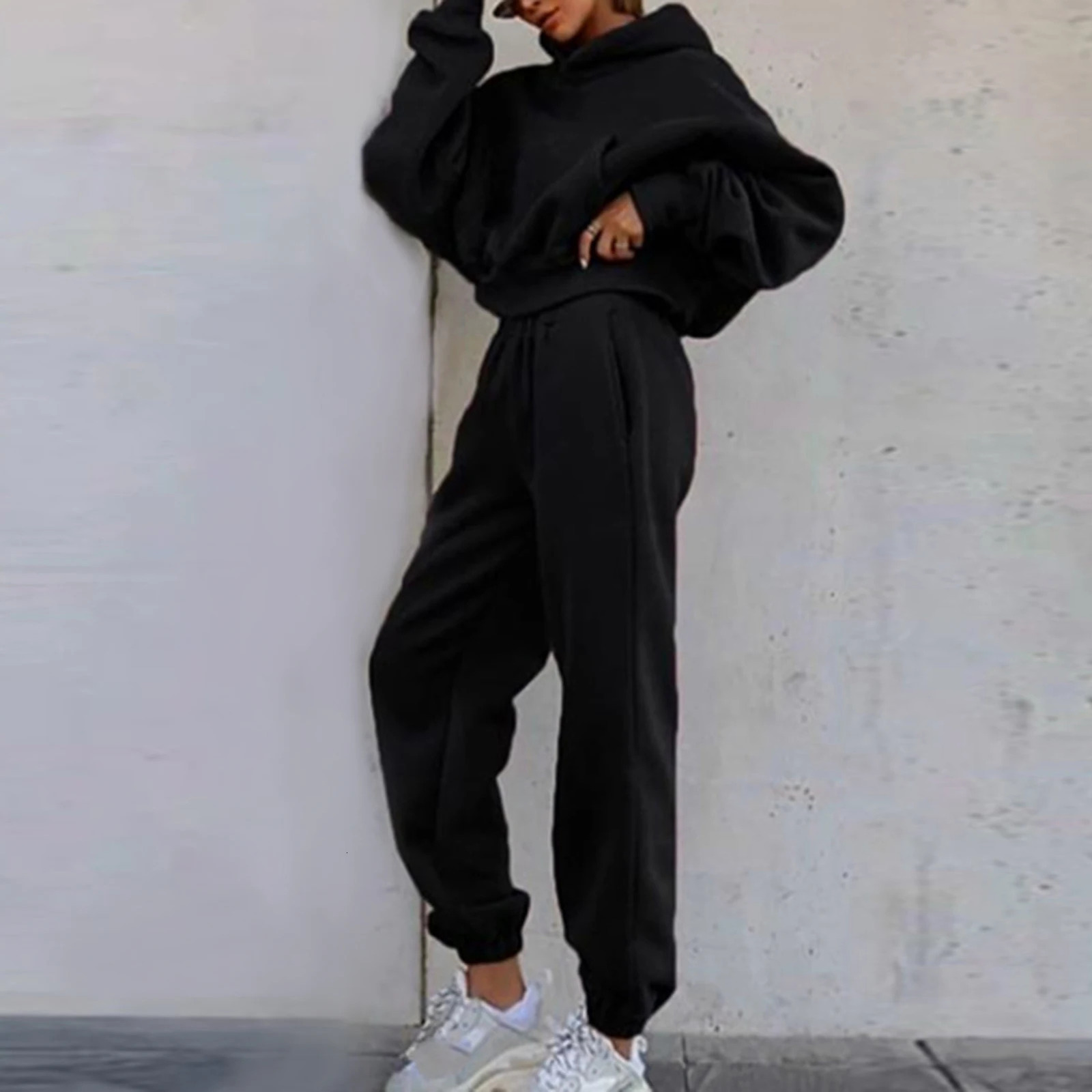 Women 2 Piece Sweatsuit Long Sleeve Pullover Pants Set Casual Ladies Hooded Sweatshirt Baggy Trousers Solid Color Loose Outfit 240115