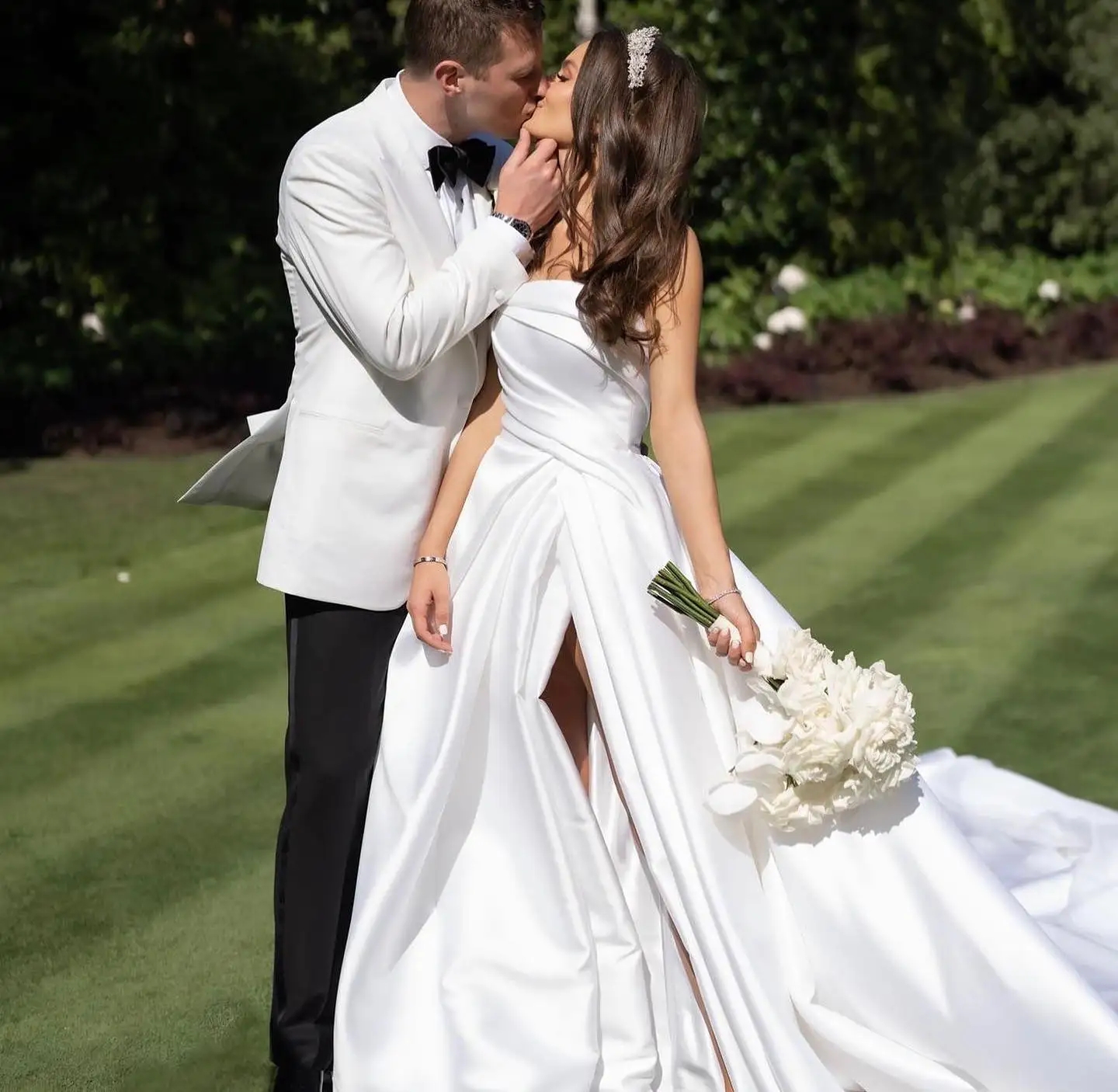 Vintage A Line Wedding Dress 2024 Strapless Pleat Satin Princess Side Slit Sweep Train Women Bride Bridal Gowns Vestido De Novias Robe De Mariage