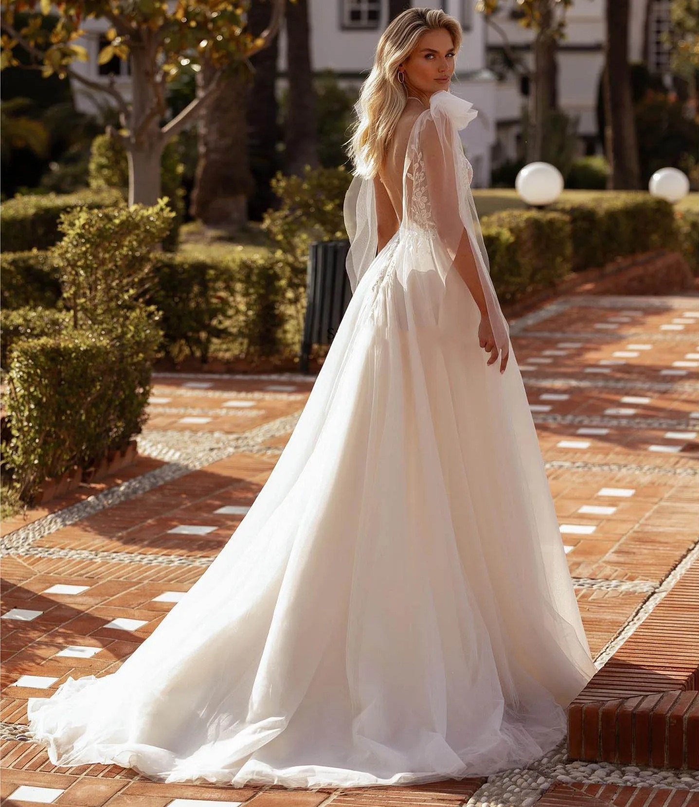 A Line Boho Wedding Dress 2024 Straps V-neck Backless Lace Applique Tulle Women Summer Bridal Gowns Vestido De Novia Robe De Mariage