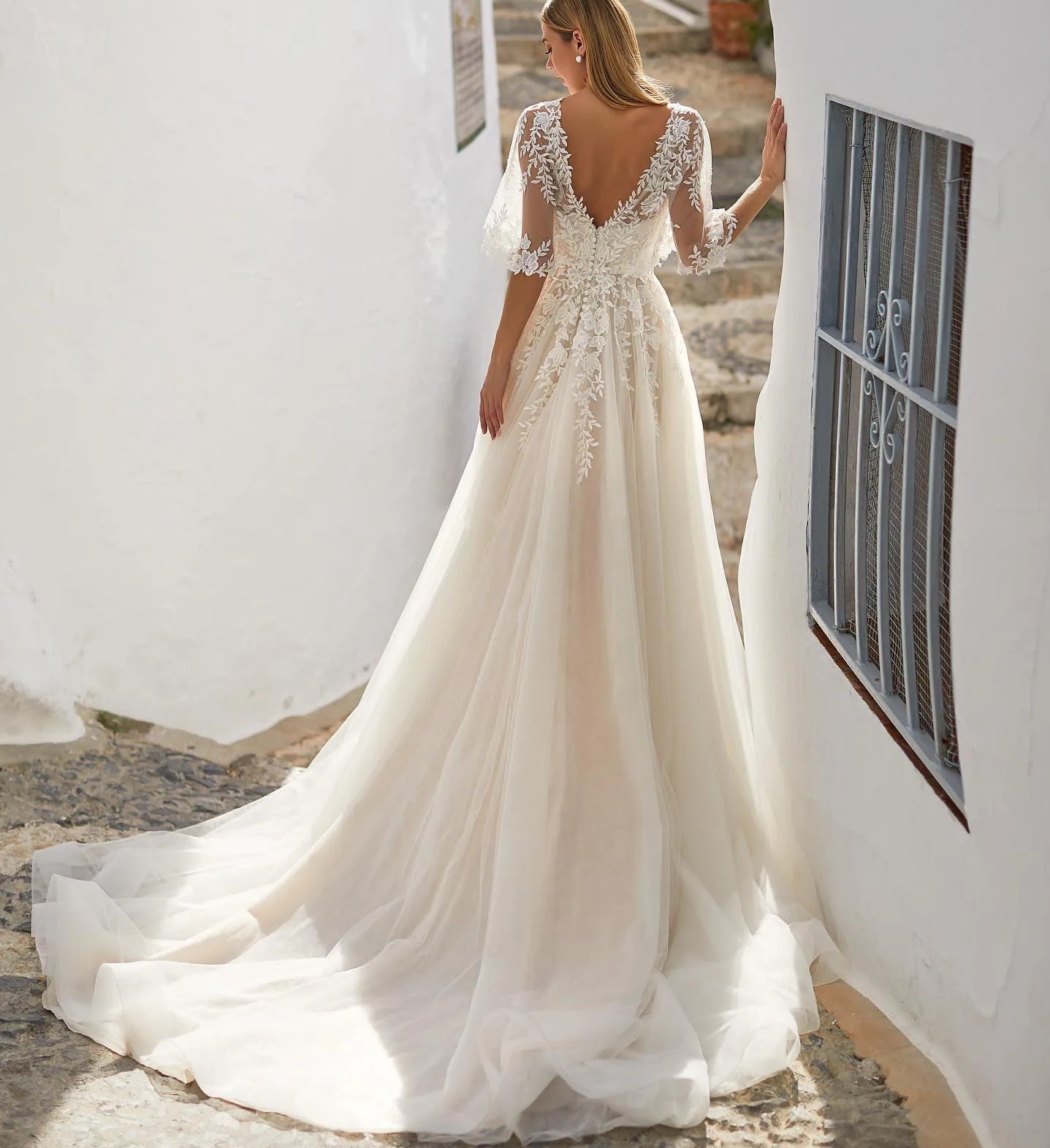 New Arrival A Line Wedding Dress 2024 V-neck Lace Appliques Backless Princess Sweep Train Women Bride Bridal Gowns Vestido De Novias Robe De Mariage