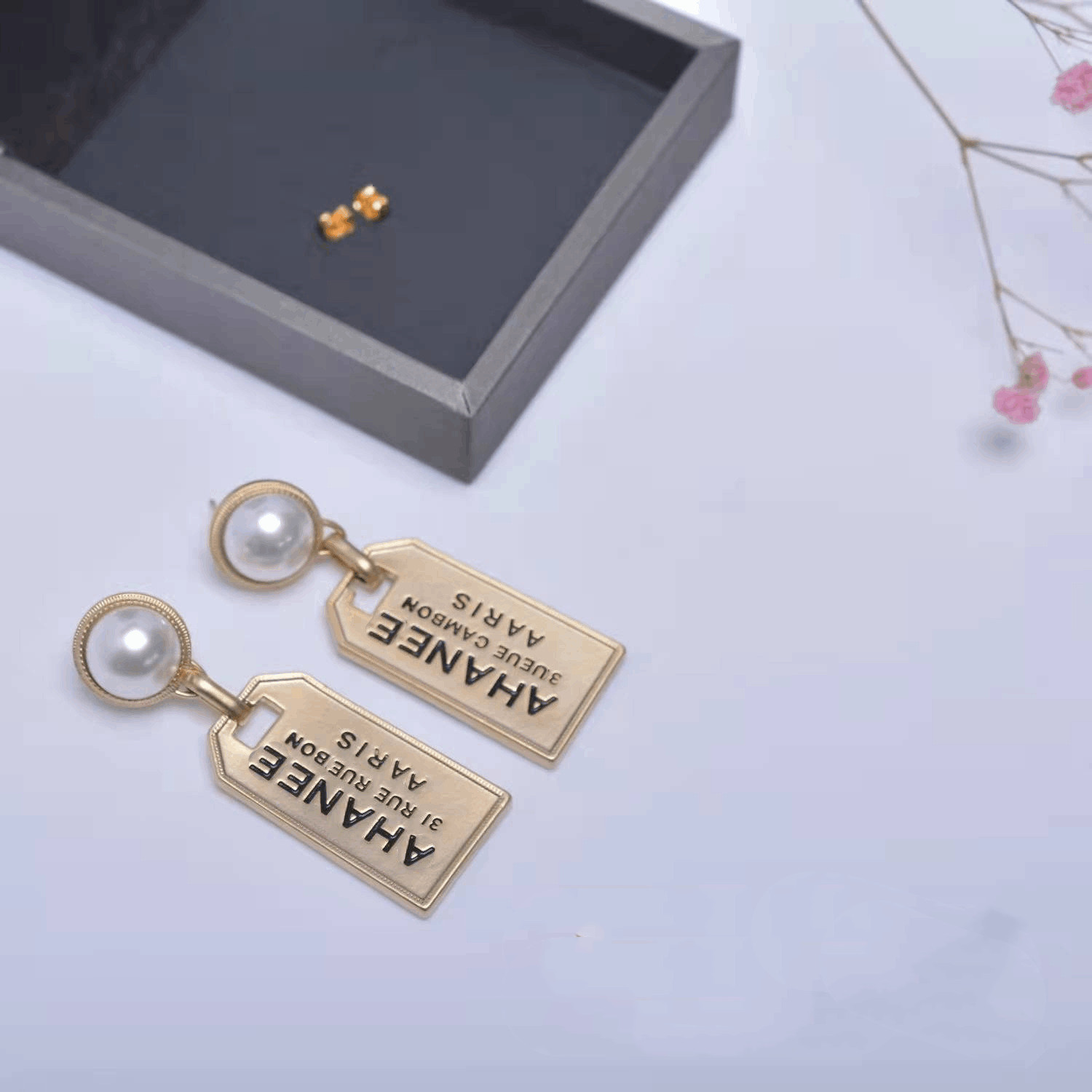 New Letter Earring Pearl Design Earrings for Woman Fashion Charm Earrings Gift Jewelry