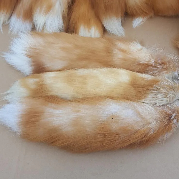 Genuine Fox Tail Keychain Fur Tassel Handbag Real crystal red charm key ring bag pendant wholesale A74 240103