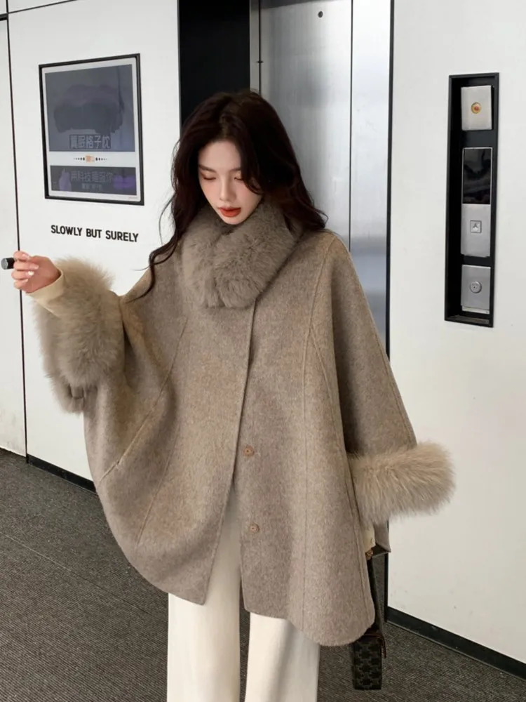Arrivals Women Winter Wool Cape Fashionable Cashmere Wool Poncho Lady Real Fox Fur Cloak Fur Collar Cuff Jackets Streetwears 240105