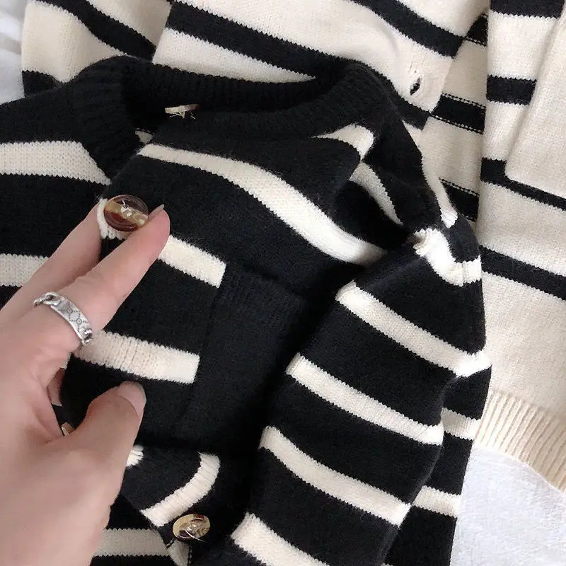 Cardigan for Girls Sweaters Children's Soft Knit Child Classic Striped Round Neck Sweatshirt Toddler Baby Clothes 2-7 Years 240103