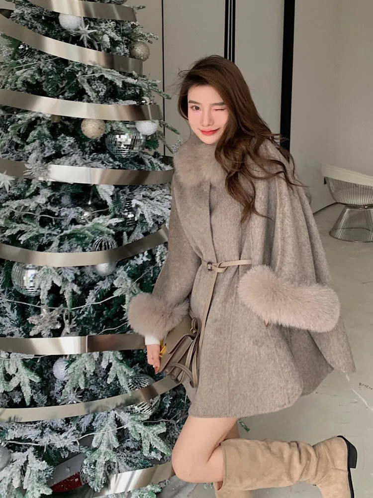 Arrivals Women Winter Wool Cape Fashionable Cashmere Wool Poncho Lady Real Fox Fur Cloak Fur Collar Cuff Jackets Streetwears 240105