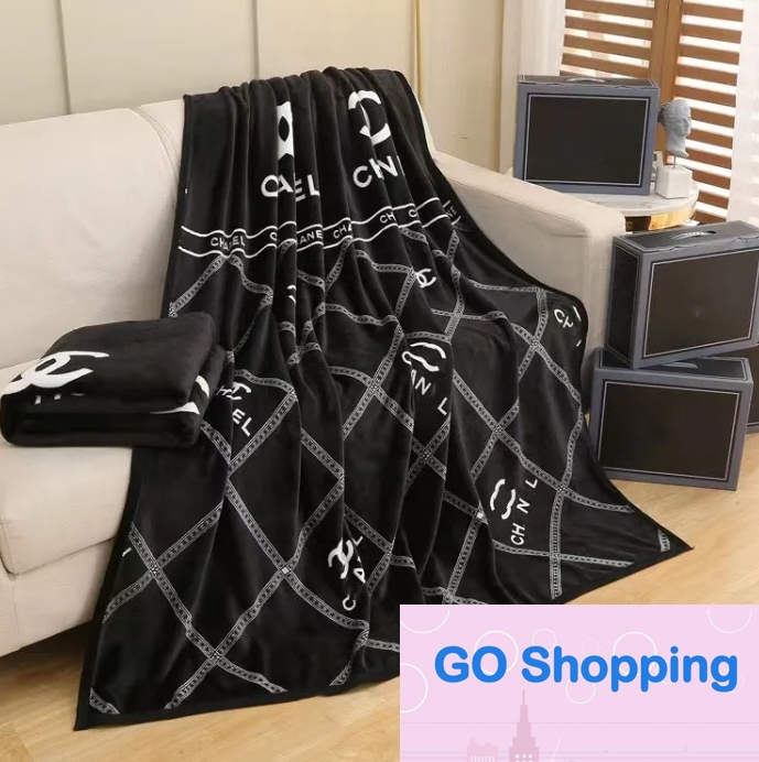 Blanket White Letter Leisure Travel Shawl Blanket Office Air Conditioning Cover Europe Plaid Blanket Gift Box Decorative blanket Best quality