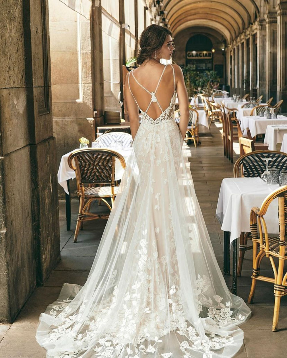 Wedding Dresses With Detachable Train Lace Embroidery Flower Bridal Gown Spaghetti Strap Backless vestido de novia
