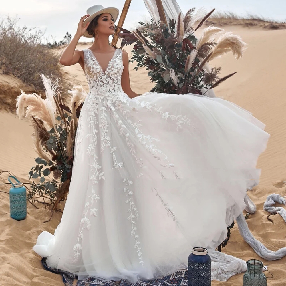 Bohemian A Line Wedding Dresses 2024 Jewel Neck V Cut Back Lace Appliques Bridal Dress Layere Tulle Beach Wedding Gown
