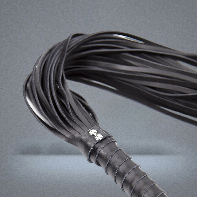 New 68CM Genuine Leather Tassel Whip With Handle Flogger Equestrian Whips Teaching Training Riding Whips