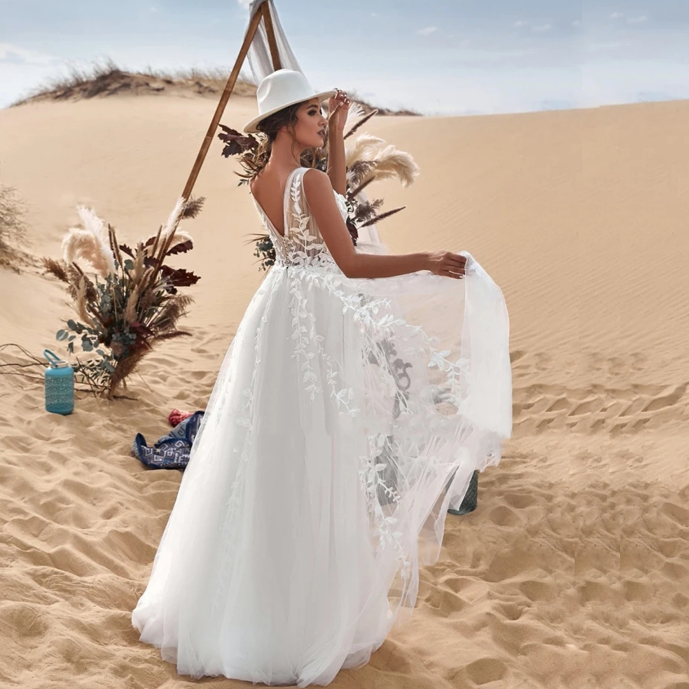 Bohemian A Line Wedding Dresses 2024 Jewel Neck V Cut Back Lace Appliques Bridal Dress Layere Tulle Beach Wedding Gown