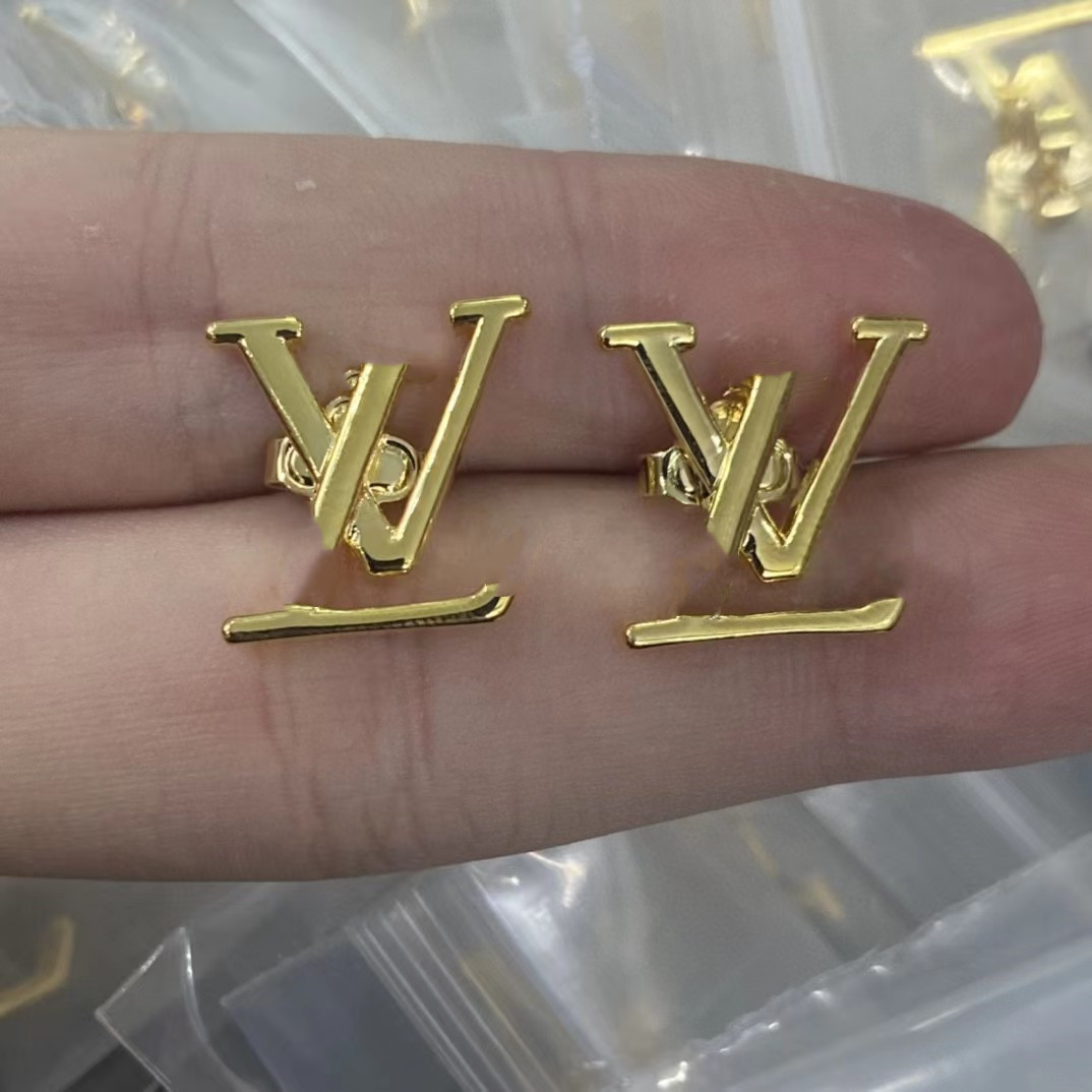 Luxury brand compact fashionable and charming womens earrings set for weddings couples wedding anniversaries commemorative gifts engagement jewelry U39A