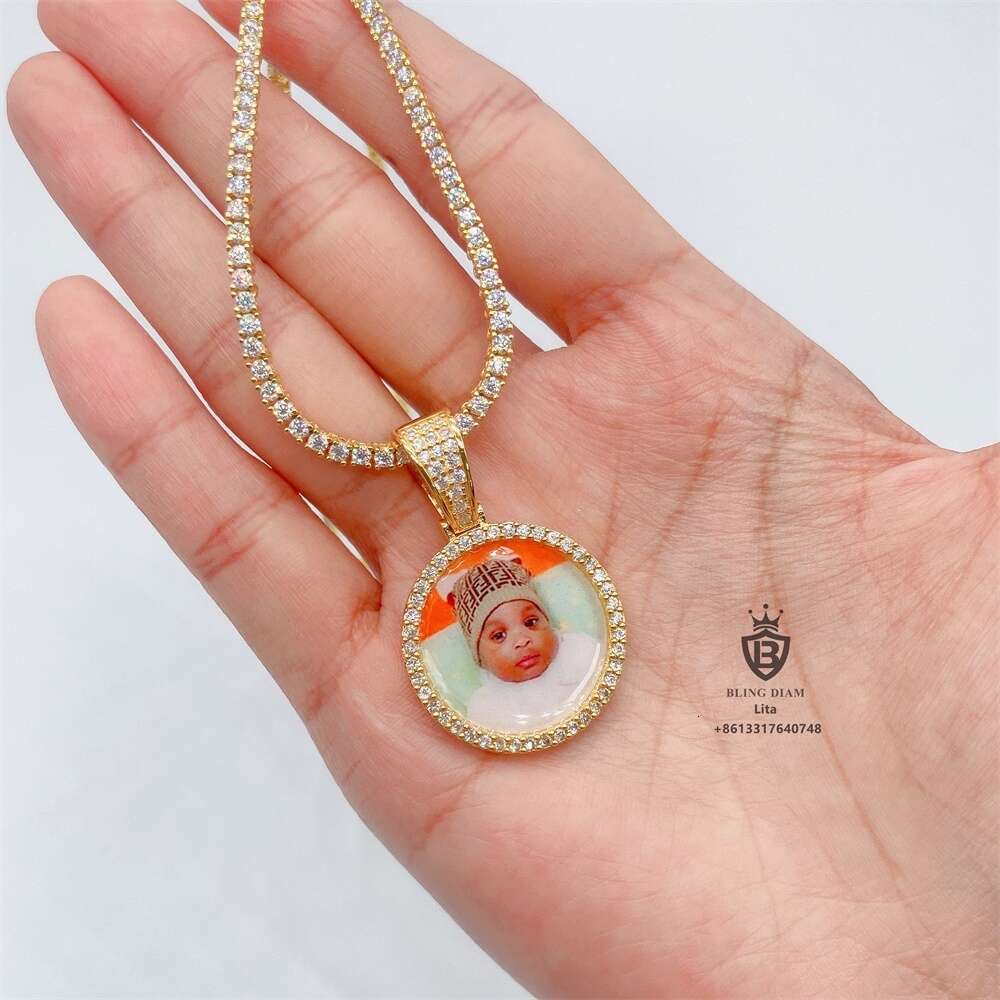Top Quality Hip Hop Jewelry d Color Vvs Moissanite Photo Iced Out Custom Picture Pendant