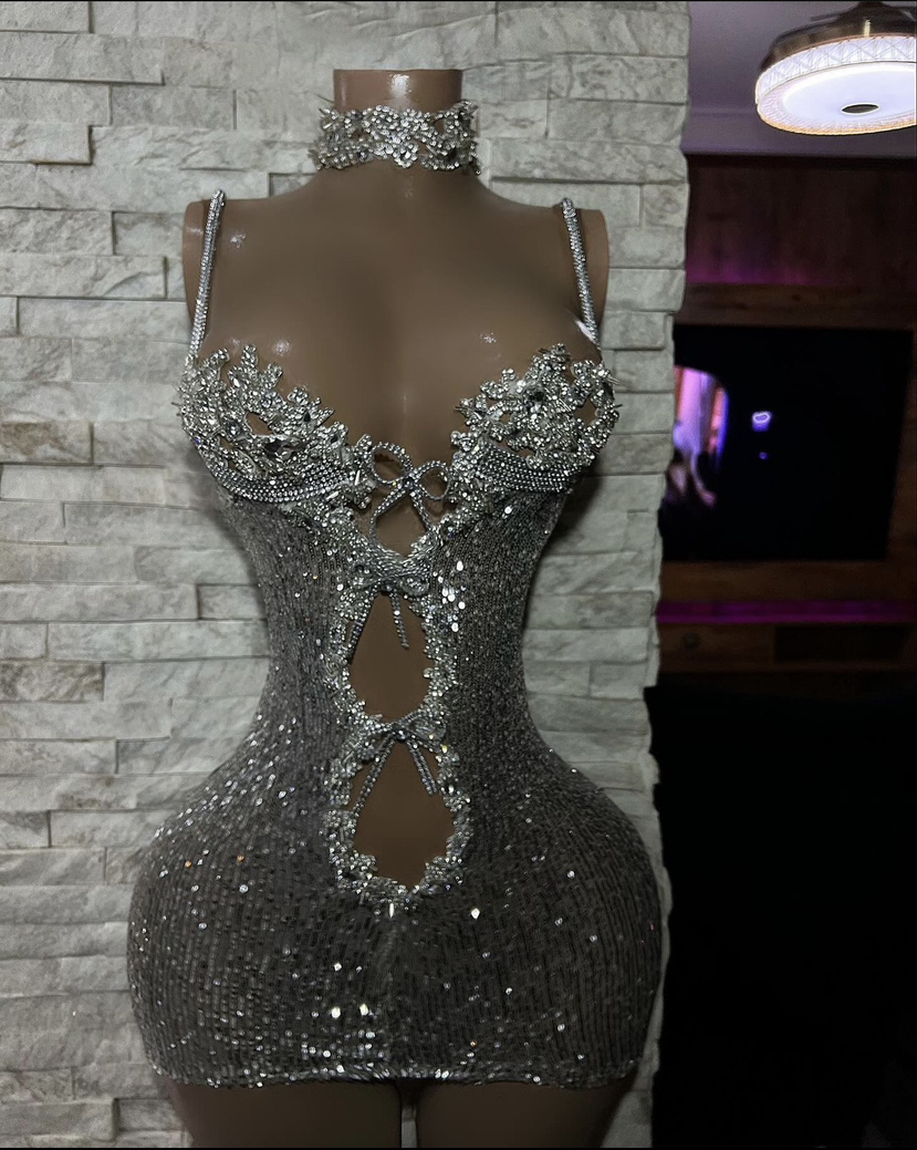 Sexy Sier Sequins Sheath Prom Dresses 2024 With High Neck Keyhole Plus Size Homecoming Tail Party Gowns