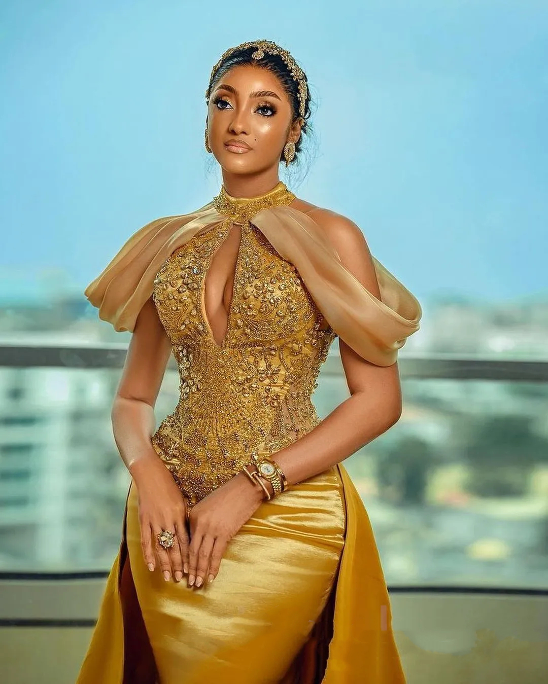 Elegant Gold Mermaid Crystals Prom Dresses Beaded African Arabic Luxury Formal Occasion Dress Sleeveless Long Satin Evening Gowns For Women Bride Rece