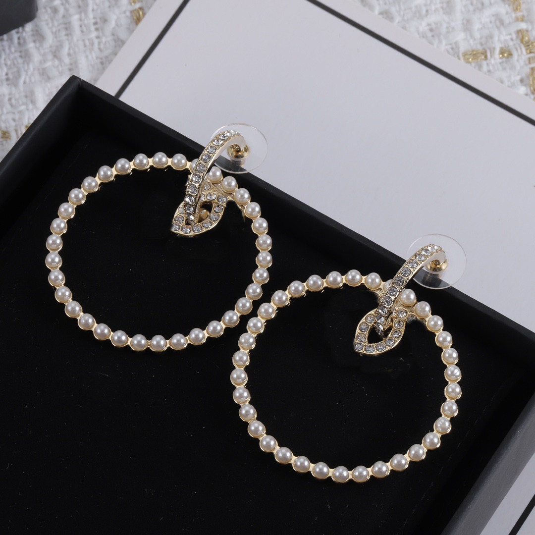 New Designer Earrings for Woman Charm Earrings 925 Silver Needle Earrings Fashion Jewelry