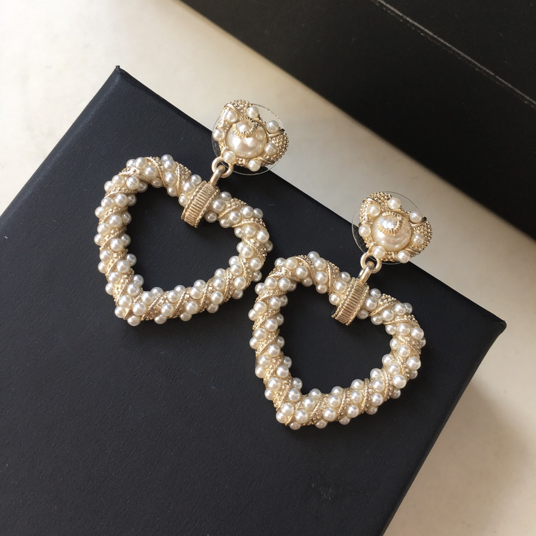 New Pearl Design Earrings for Woman Letter Earrings Gold Charm Earrings Gift Fashion Jewelry