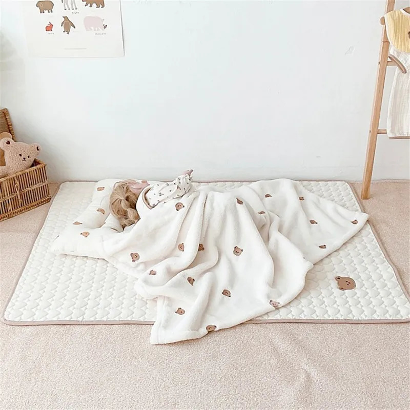 Korean Bear Bunny Embroidered Baby Diaper Changing Pad Washable Waterproof Children Mattress 240106