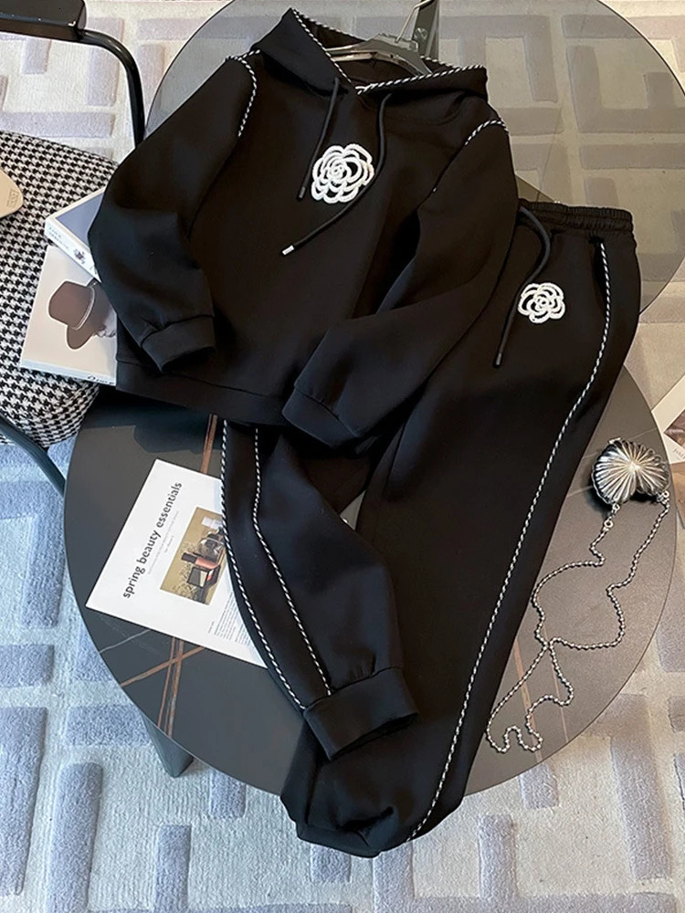 Fashion Loose Two Piece Set For Women Autumn Dimensional Flower Hooded Black HoodiesCasual Pants Suit Female TracksSuits 240106
