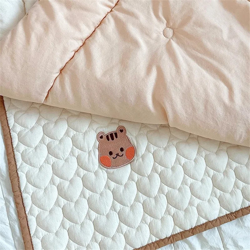 Korean Bear Bunny Embroidered Baby Diaper Changing Pad Washable Waterproof Children Mattress 240106