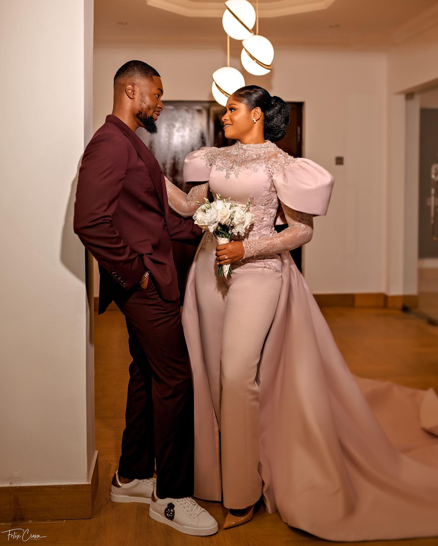 Stunning Jumpsuit Wedding Dresses With Detachable Train Lace Bridal Gowns Long Sleeves Appliqued High Neckline Satin Vestido De Novia 415