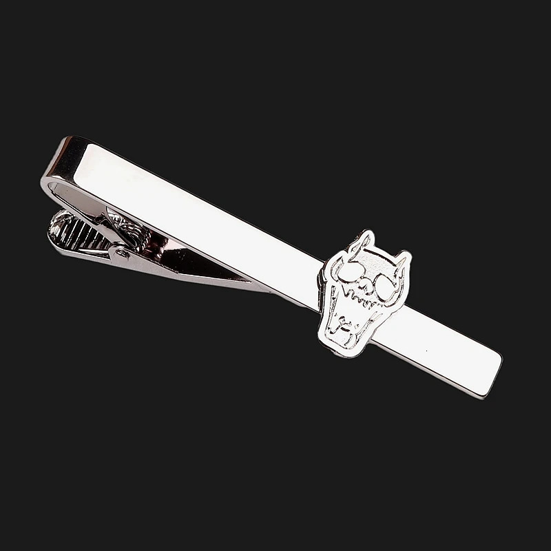 Anime JoJo's Bizarre Adventure Tie Clip Kira Yoshikage Cosplay Pin Men Fashion Necktie Skull Bar Props 240106bj