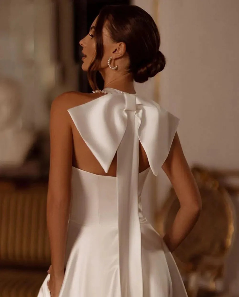 Modern A-Line Wedding Dresses Halter Neck Bow Sexy Pearls Side Split Satin Princess Bride Bridal Gowns Robe De Mariee Vestidos De Novia