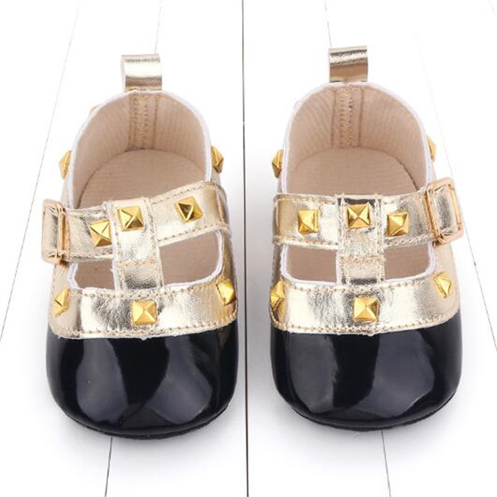 Designer Toddler Baby Shoes Fashion Rivets Girls Prewalker Princess Sandal Cute Infant First Walkers Kids Casual Sneakers