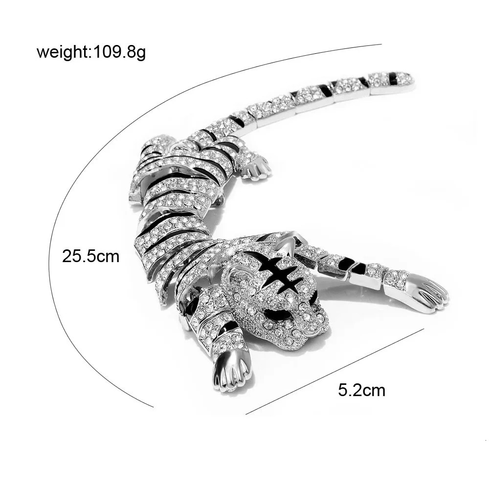 Arrival Gold Silver Plated Rhinestones Large Tiger Brooches Jewelry High Grade Animal Pin Clothing Accessories Good Gift 240109