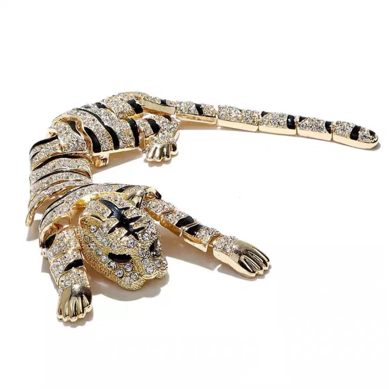 Arrival Gold Silver Plated Rhinestones Large Tiger Brooches Jewelry High Grade Animal Pin Clothing Accessories Good Gift 240109
