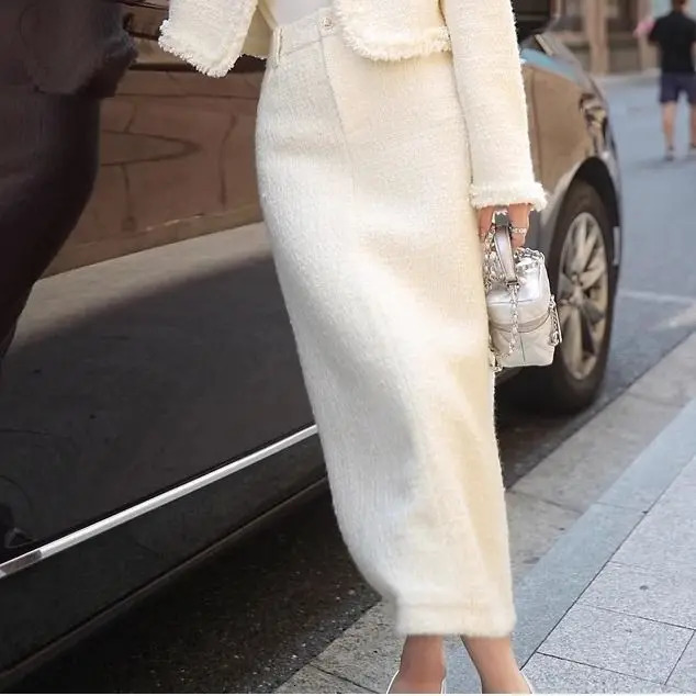 Women's Winter Little Fragrance Short Tweed Blazers Skirt Set Vintage Solid Color Round Neck Tassel Jacket Skirt Two-piece Set 240109