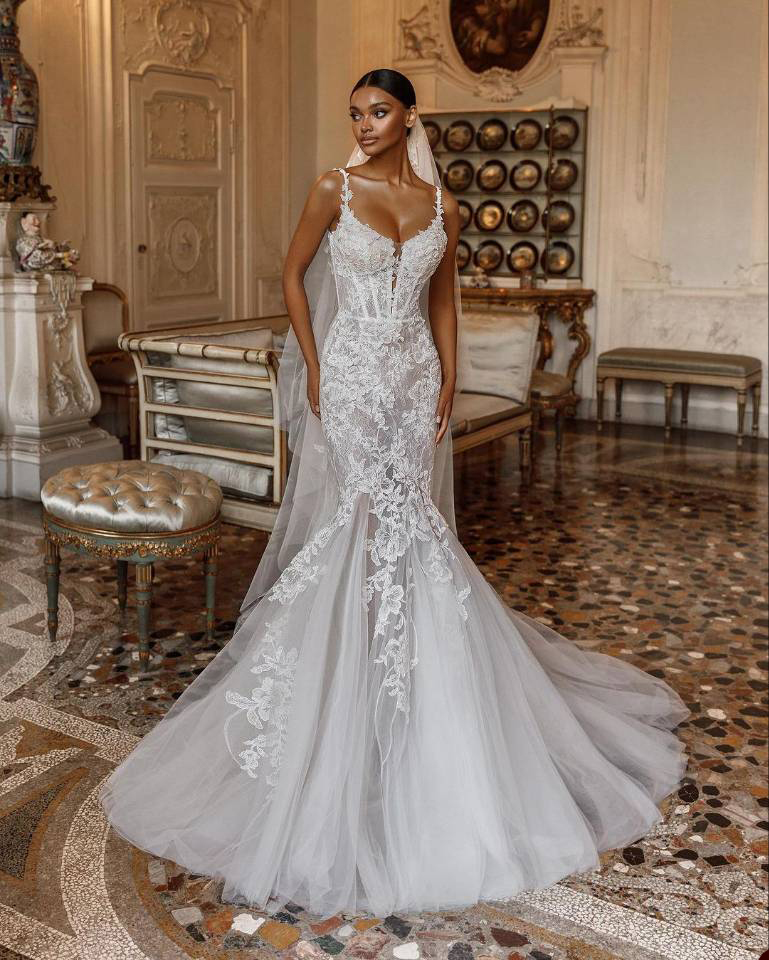 Simple Lace Mermaid Wedding Dresses Appliques Bridal Gowns Spaghetti Straps Sweetheart Neck See Through Backless Sweep Train Robe 0219