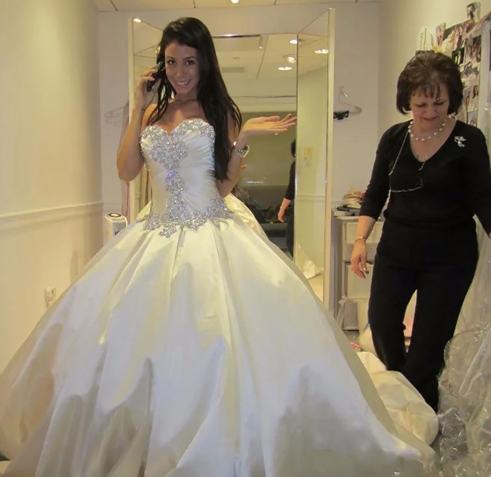 White Wedding Dresses Ivory Bridal Gowns A e or-Length Applique Custom Zipper Lace Up Plus Size New Sweetheart Sleeveless Satin Beaded Crystal