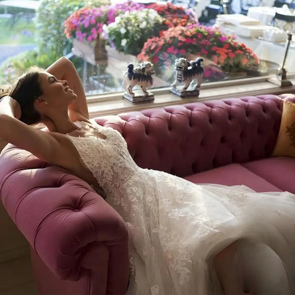 Spaghetti Strap V Neck Wedding Dresses For Women Backless Bridal Gowns A E Embroidered Lace Brides Dress Beach Robe De YD 0219