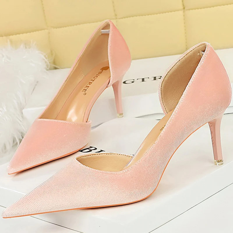Western Style Fashion Simplicity Party Women Shoes 7cm Thin High Heels Shallow Pointed Toe Side Hollow Velvet Ladies Pumps Green 240110