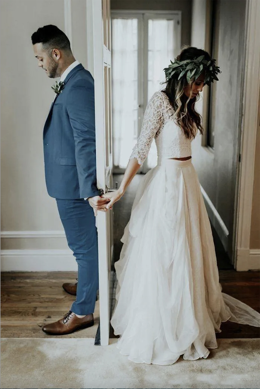 Beautiful Long Sleeve A-Line Two Pieces Beach Country Wedding Gowns Chiffon Ruffles Lace Top Boho Custom Made Bohemian Bridal Gown 0431