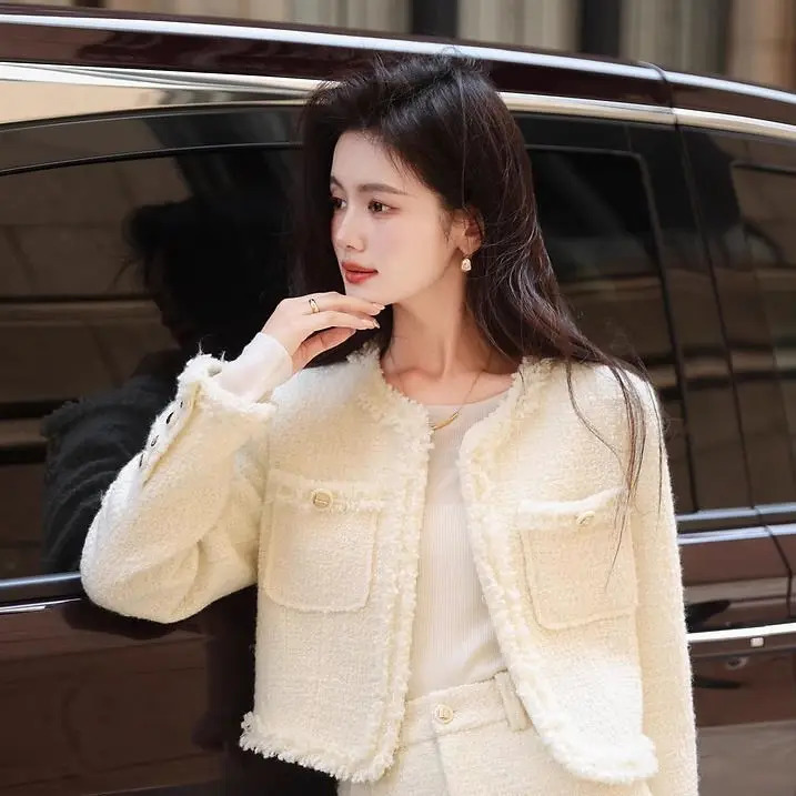 Women's Winter Little Fragrance Short Tweed Blazers Skirt Set Vintage Solid Color Round Neck Tassel Jacket Skirt Two-piece Set 240109