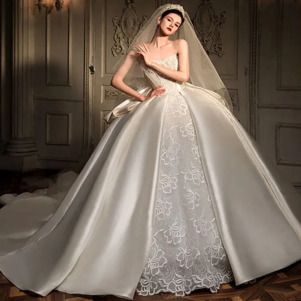 Satin Lace Wedding Dresses Sheer Sweatheart Neck Embroidery Sequins De Bridal Gowns Marriage Plus Size Boho Wed Robe YD 6660312